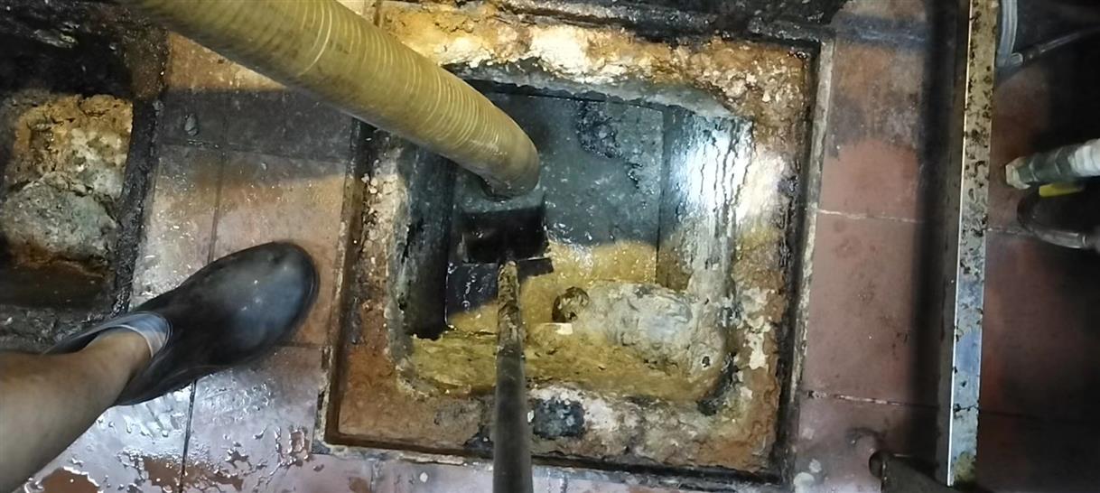 富锦污水池清理一般都有毒气，怎么预防中毒呢？