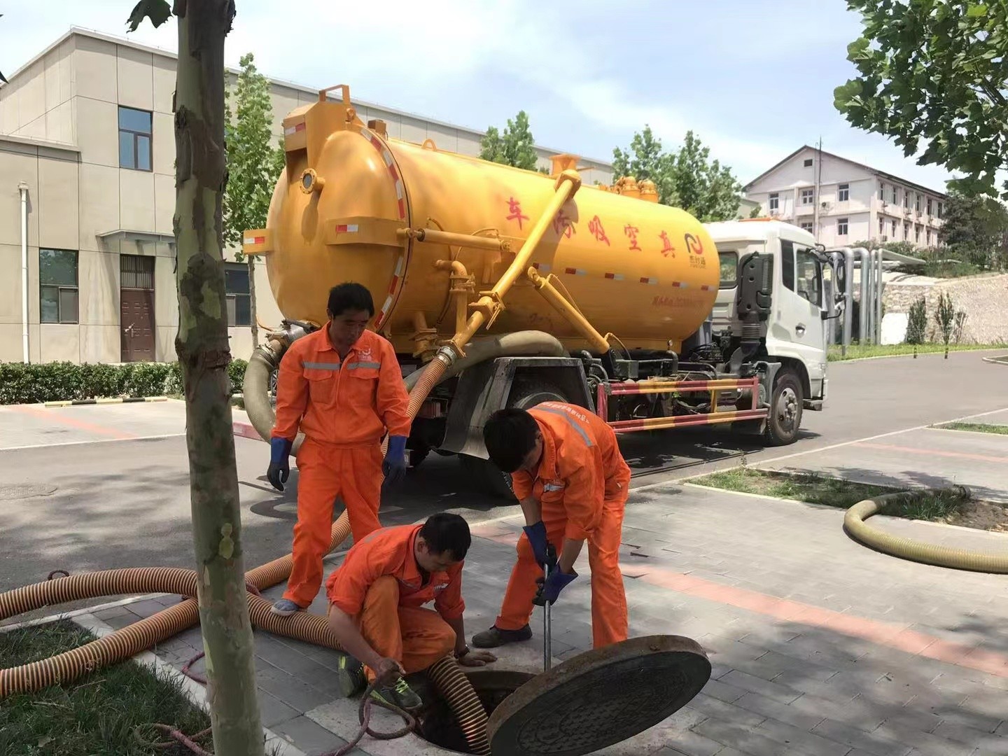 富锦化粪池清理与5-8吨吸粪车施工效率分析